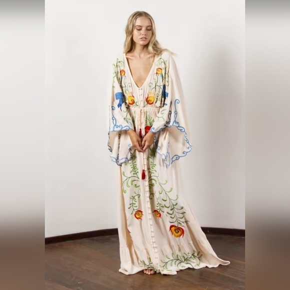 Beige and Red V-Neck Maxi Sundress with Bishop Sleeves - Picture 8 of 16